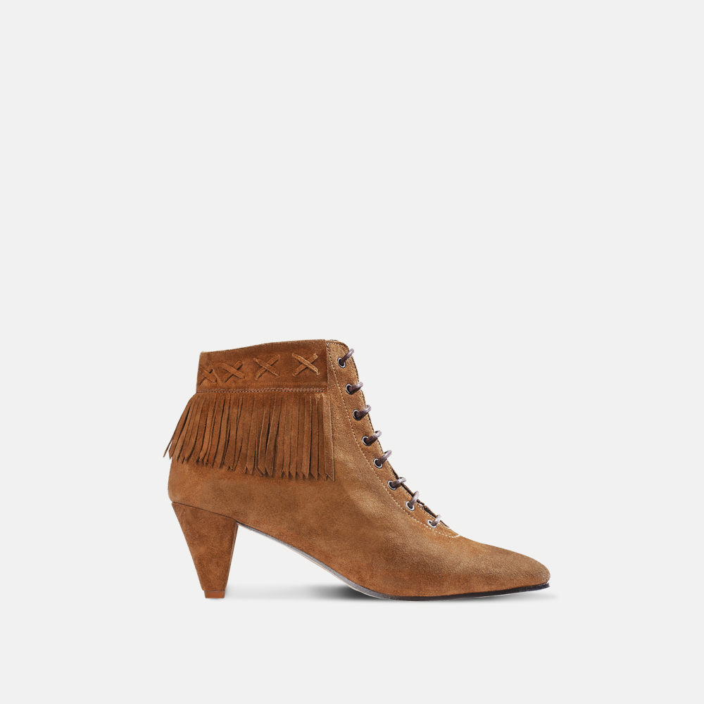 Carela Shoes